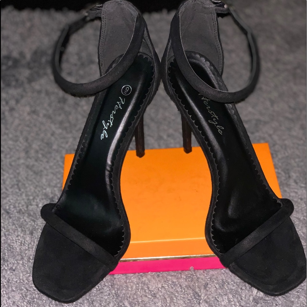 Black Suede heel sandals 🖤💃🏼